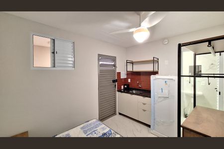 Sala/Quarto/Cozinha de kitnet/studio para alugar com 1 quarto, 15m² em Barra Funda, São Paulo