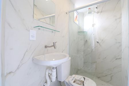 Banheiro de kitnet/studio para alugar com 1 quarto, 30m² em Barra Funda, São Paulo