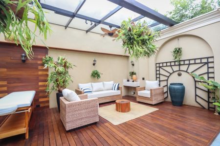 Casa à venda com 329m², 3 quartos e 5 vagas Casa à venda com 329m², 3 quartos e 5 vagasArea de Descanso