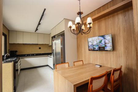 Casa à venda com 329m², 3 quartos e 5 vagas Casa à venda com 329m², 3 quartos e 5 vagasCozinha