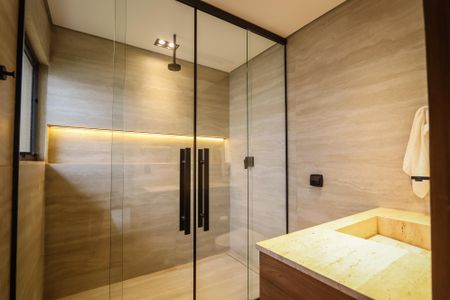 Casa à venda com 329m², 3 quartos e 5 vagas Casa à venda com 329m², 3 quartos e 5 vagasBanheiro da Suite