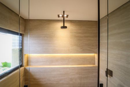 Casa à venda com 329m², 3 quartos e 5 vagas Casa à venda com 329m², 3 quartos e 5 vagasBanheiro da Suite