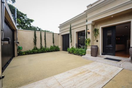 Casa à venda com 329m², 3 quartos e 5 vagas Casa à venda com 329m², 3 quartos e 5 vagasGaragem