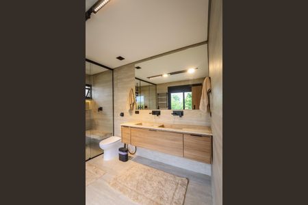 Casa à venda com 329m², 3 quartos e 5 vagas Casa à venda com 329m², 3 quartos e 5 vagasBanheiro da Suite 2