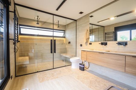 Casa à venda com 329m², 3 quartos e 5 vagas Casa à venda com 329m², 3 quartos e 5 vagasBanheiro da Suite 2