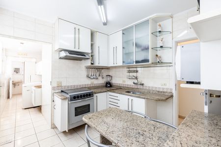 Apartamento à venda com 116m², 2 quartos e 1 vaga Apartamento à venda com 116m², 2 quartos e 1 vagaCozinha