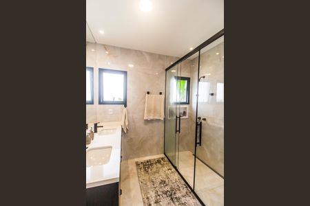 Casa de condomínio à venda com 280m², 4 quartos e 4 vagasBanheiro da Suíte