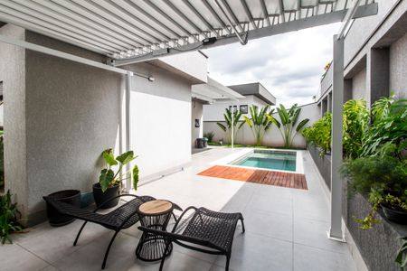 Casa de condomínio à venda com 280m², 4 quartos e 4 vagasPiscina