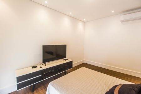 Casa de condomínio à venda com 280m², 4 quartos e 4 vagasSuíte 3