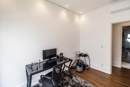 Casa de condomínio à venda com 280m², 4 quartos e 4 vagasSuíte 2