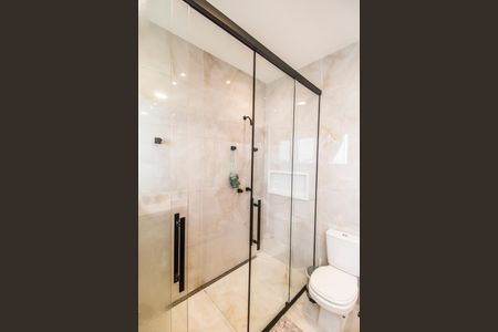 Casa de condomínio à venda com 280m², 4 quartos e 4 vagasBanheiro da Suíte