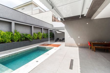 Casa de condomínio à venda com 280m², 4 quartos e 4 vagasPiscina