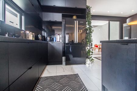 Casa de condomínio à venda com 280m², 4 quartos e 4 vagasCozinha