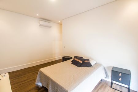 Casa de condomínio à venda com 280m², 4 quartos e 4 vagasSuíte 3