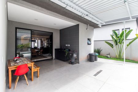 Casa de condomínio à venda com 280m², 4 quartos e 4 vagasÁrea gourmet