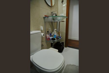 Casa à venda com 276m², 4 quartos e 2 vagasBanheiro Social 