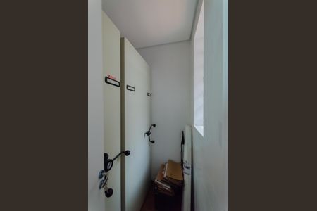 Despensa de casa para alugar com 4 quartos, 130m² em Jardim da Gloria, São Paulo