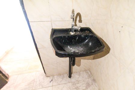 Casa para alugar com 20m², 1 quarto e sem vaga Casa para alugar com 20m², 1 quarto e sem vagaBanheiro