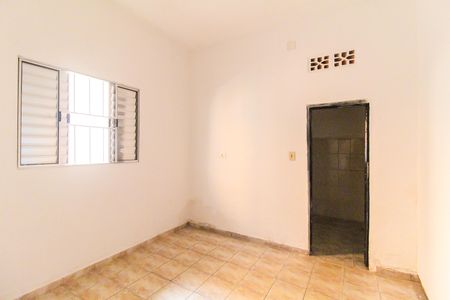 Quarto de casa para alugar com 1 quarto, 20m² em Jardim Nélia, São Paulo