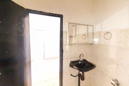 Casa para alugar com 20m², 1 quarto e sem vaga Casa para alugar com 20m², 1 quarto e sem vagaBanheiro