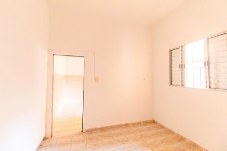 Quarto de casa para alugar com 1 quarto, 20m² em Jardim Nélia, São Paulo