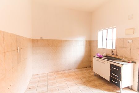 Cozinha de casa para alugar com 1 quarto, 20m² em Jardim Nélia, São Paulo