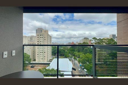 Varanda de kitnet/studio para alugar com 1 quarto, 25m² em Pinheiros, São Paulo