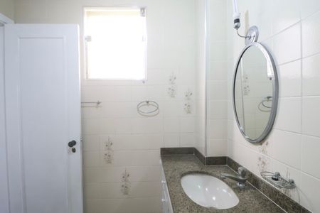 Apartamento para alugar com 120m², 4 quartos e 2 vagas Apartamento para alugar com 120m², 4 quartos e 2 vagasBanheiro Suíte 2