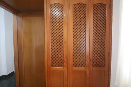 Apartamento para alugar com 120m², 4 quartos e 2 vagas Apartamento para alugar com 120m², 4 quartos e 2 vagasQuarto