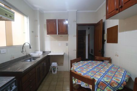 Apartamento para alugar com 120m², 4 quartos e 2 vagas Apartamento para alugar com 120m², 4 quartos e 2 vagasCozinha