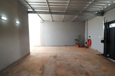Casa de condomínio para alugar com 44m², 2 quartos e 2 vagasQuintal
