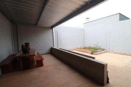 Casa de condomínio para alugar com 44m², 2 quartos e 2 vagasQuintal