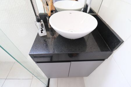 Casa de condomínio para alugar com 44m², 2 quartos e 2 vagasBanheiro 