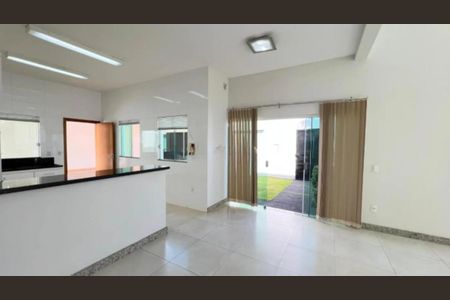 Casa para alugar com 240m², 4 quartos e 8 vagas