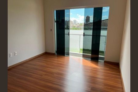 Casa para alugar com 4 quartos, 240m² em Cidade Jardim, Uberlândia