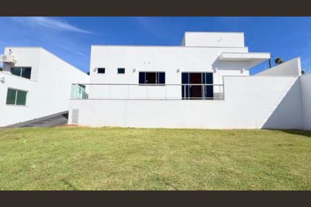 Casa para alugar com 240m², 4 quartos e 8 vagas