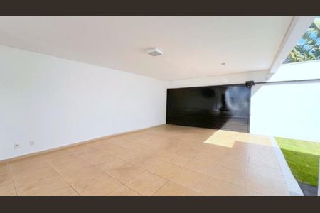 Casa para alugar com 240m², 4 quartos e 8 vagas