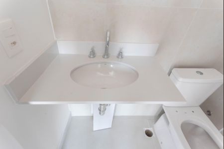 Apartamento à venda com 57m², 2 quartos e 1 vaga Apartamento à venda com 57m², 2 quartos e 1 vagaBanheiro