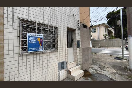 Studio para alugar com 15m², 1 quarto e sem vaga Studio para alugar com 15m², 1 quarto e sem vagaFachada + Plaquinha