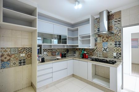 Casa à venda com 170m², 3 quartos e 2 vagasCozinha