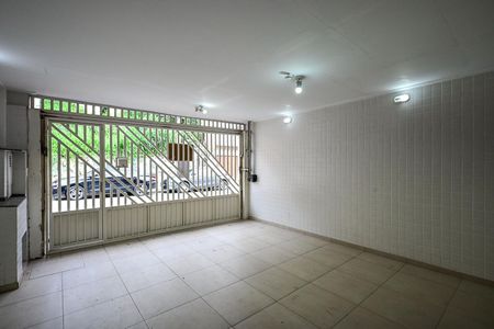 Casa à venda com 170m², 3 quartos e 2 vagasGaragem