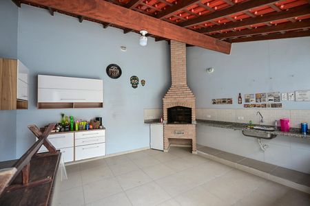 Casa à venda com 170m², 3 quartos e 2 vagasChurrasqueira