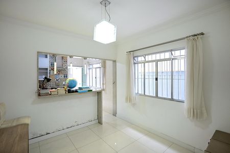 Casa à venda com 170m², 3 quartos e 2 vagasCopa