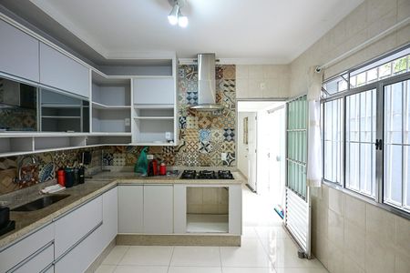 Casa à venda com 170m², 3 quartos e 2 vagasCozinha