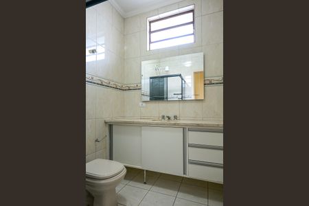 Casa à venda com 170m², 3 quartos e 2 vagasBanheiro