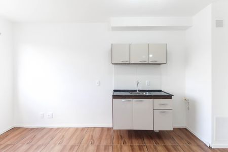 Sala - Cozinha de apartamento para alugar com 1 quarto, 24335m² em Guaianases, São Paulo