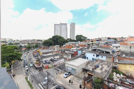 Vista Sala - Cozinha de apartamento para alugar com 1 quarto, 24335m² em Guaianases, São Paulo