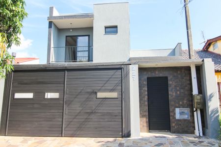 Casa à venda com 160m², 3 quartos e 4 vagas Casa à venda com 160m², 3 quartos e 4 vagasFachada