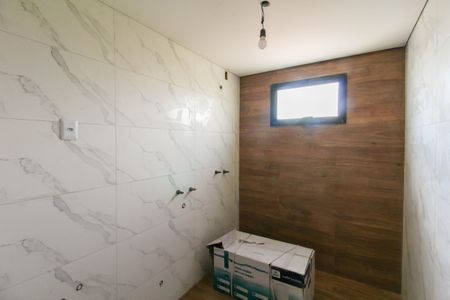 Casa à venda com 160m², 3 quartos e 4 vagas Casa à venda com 160m², 3 quartos e 4 vagasBanheiro da Suíte