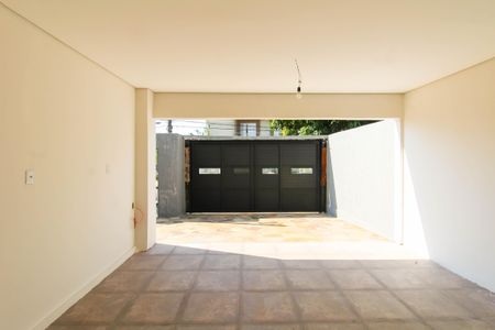 Casa à venda com 160m², 3 quartos e 4 vagas Casa à venda com 160m², 3 quartos e 4 vagasGaragem